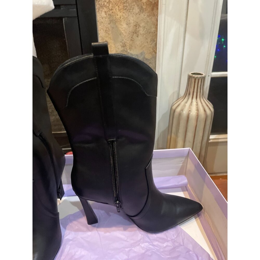 Madden Girl Riverr ankle boot in the Black Paris color (9.5)